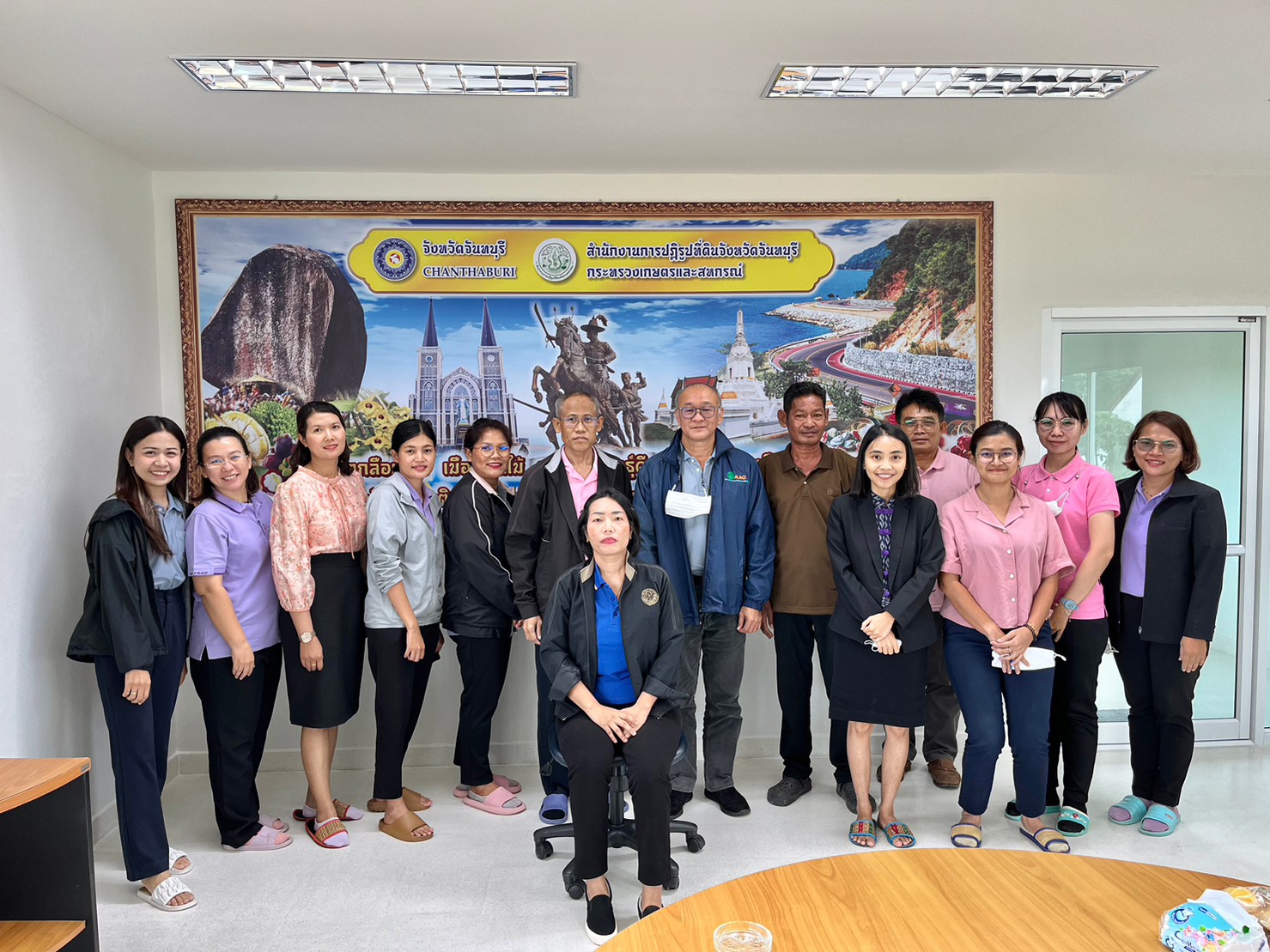 title - ผู้ตรวจราชการกรม ส.ป.ก. ลงพื้นที่เพื่อรับฟังปัญหาของเกษตรกรในโครงการจัดที่ดินแปลงเกษตรเกื้อกูลทับปะตีโมเดล และประชุมติดตามผลการดำเนินงานตามแผนการตรวจราชการ ส.ป.ก.จันทบุรี